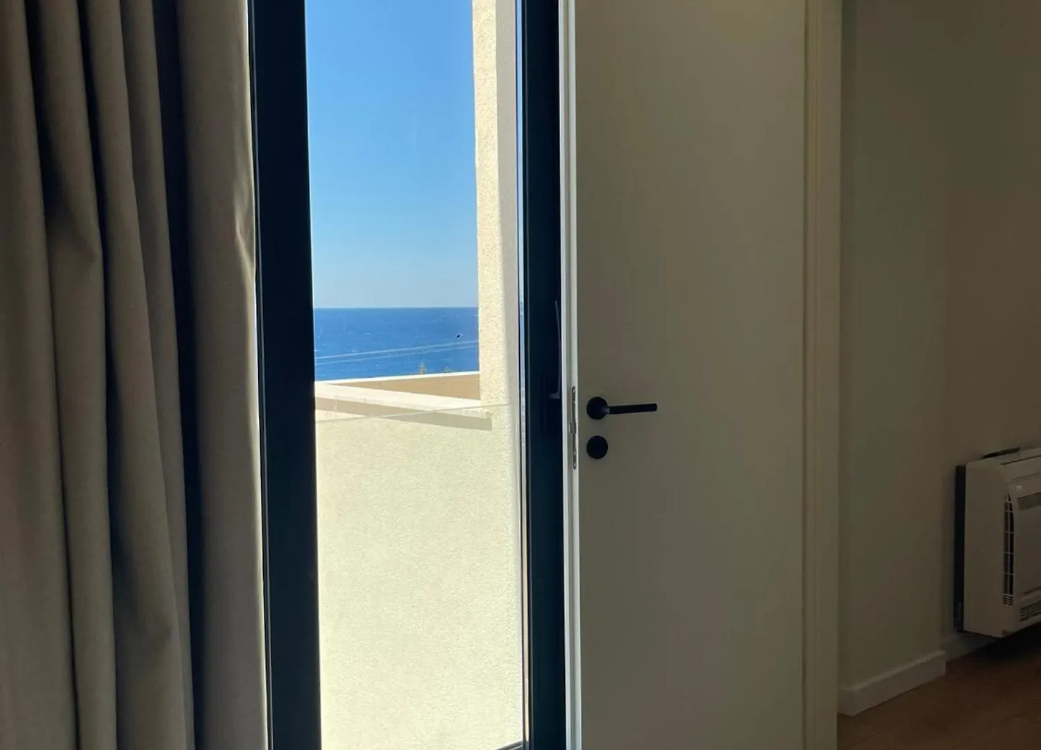 South Villas And Suites Dhërmi 0*,