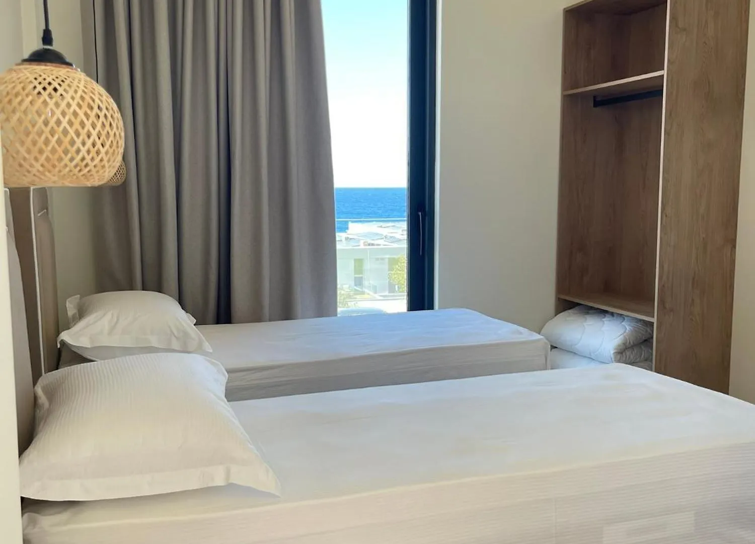South Villas And Suites Dhërmi Hotel